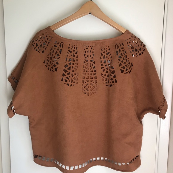 “Maddy...k” faux-suede cutout top - Picture 2 of 3